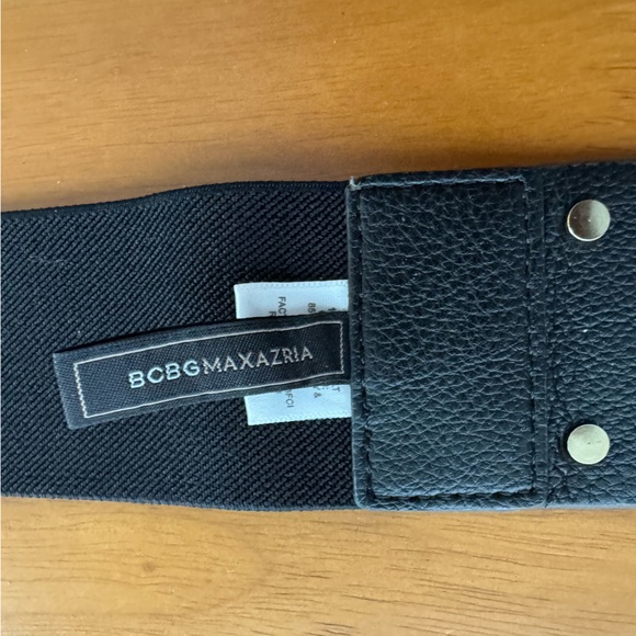 BCBGMaxAzria Black and Gold Belt - Picture 3 of 6